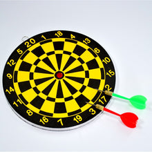 Kids' dartboard with 2 darts for indoor play